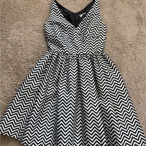 Halogen Monochrome Chevron Pattern Dress